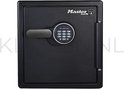 Zwarte Master Lock kluis met digitaal cijferslot en handvat, met tekst 'KILNL' watermerk.