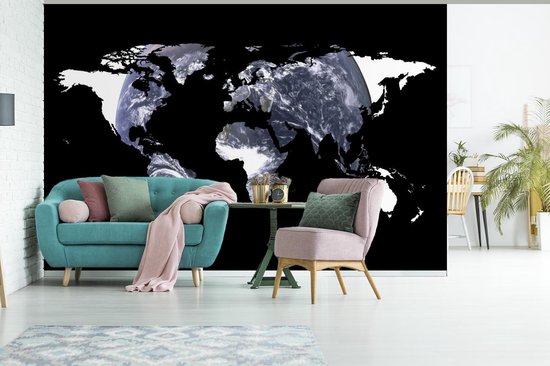 Behang - Fotobehang Wereldkaart - Zwart - Wit - Wereldbol - Breedte 525 cm x hoogte 350 cm