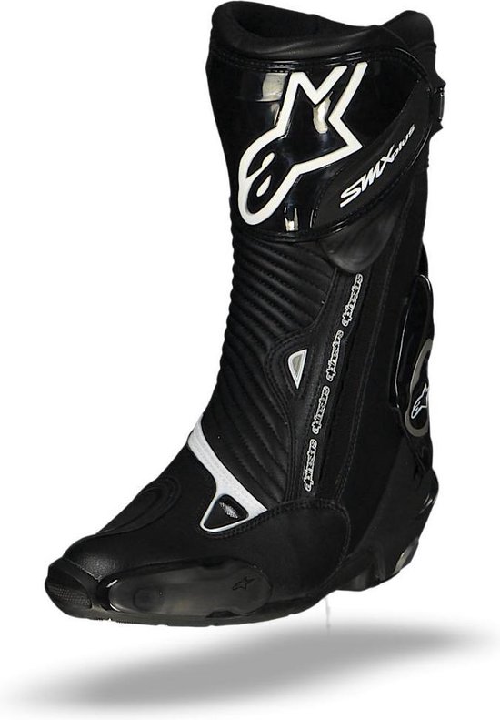 Zwarte Alpinestars motorlaars met witte accenten en logo's.
