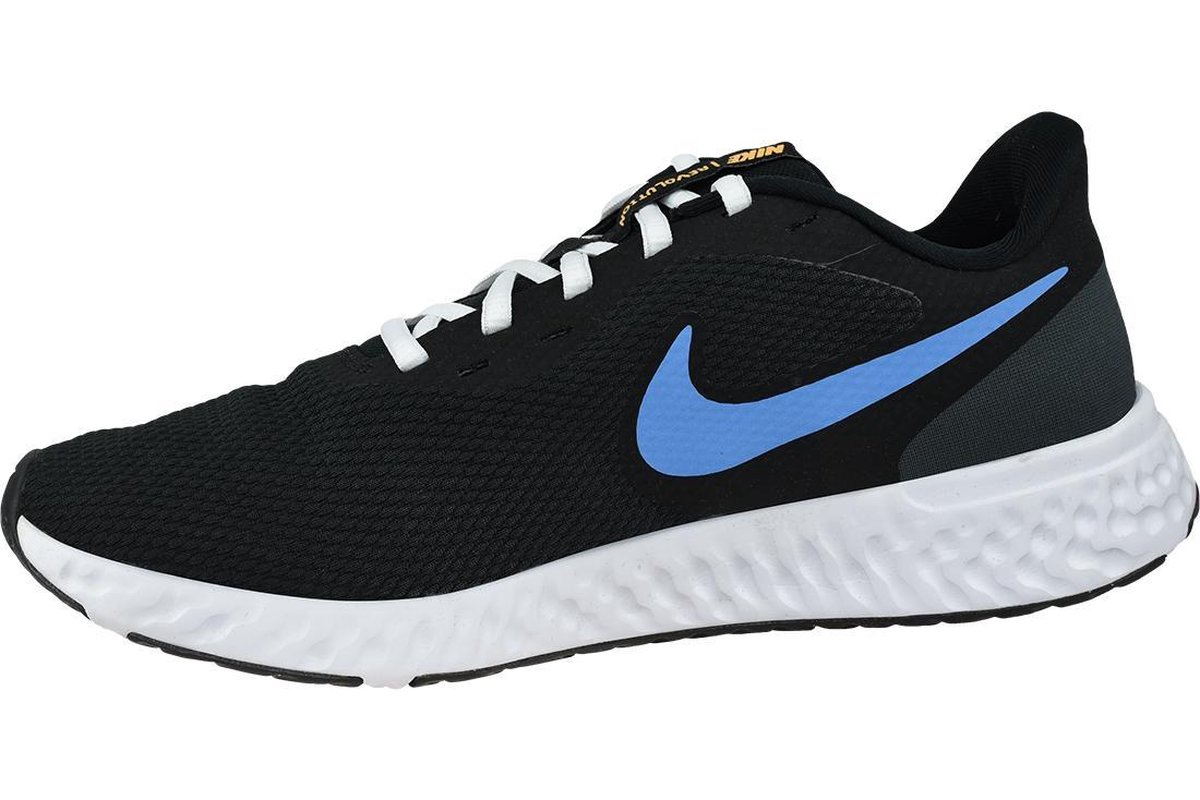 nike revolution 5 bq3204
