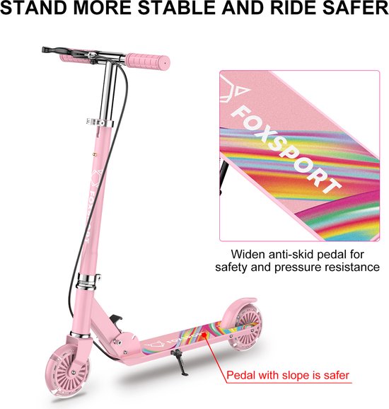 Roze kinderstep met een breed, anti-slip deck met rainbow design.