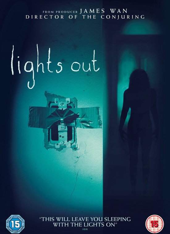 DVD-hoes van Lights Out. Een lichtschakelaar is afgeplakt met tape. Een silhouet van een vrouw staat in de schemering.