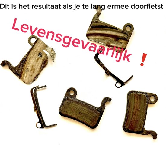 Versleten remblokken met de tekst "Levensgevaarlijk!"