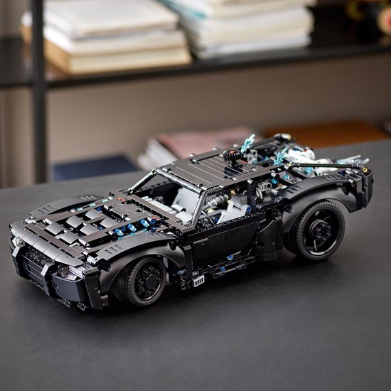 LEGO Technic Batman Batmobile - 42127 | bol