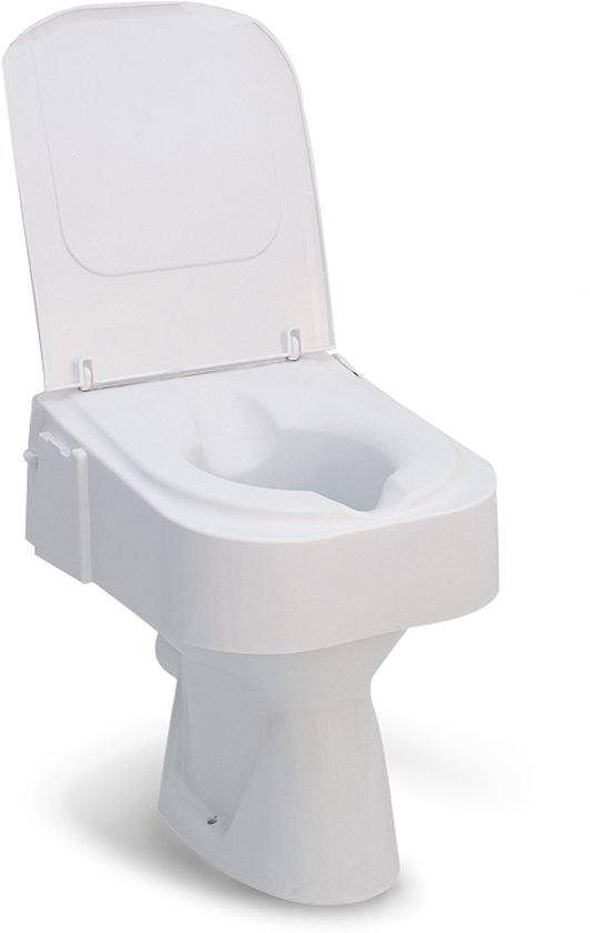 Witte toiletverhoger met armleuningen op een zwarte achtergrond.