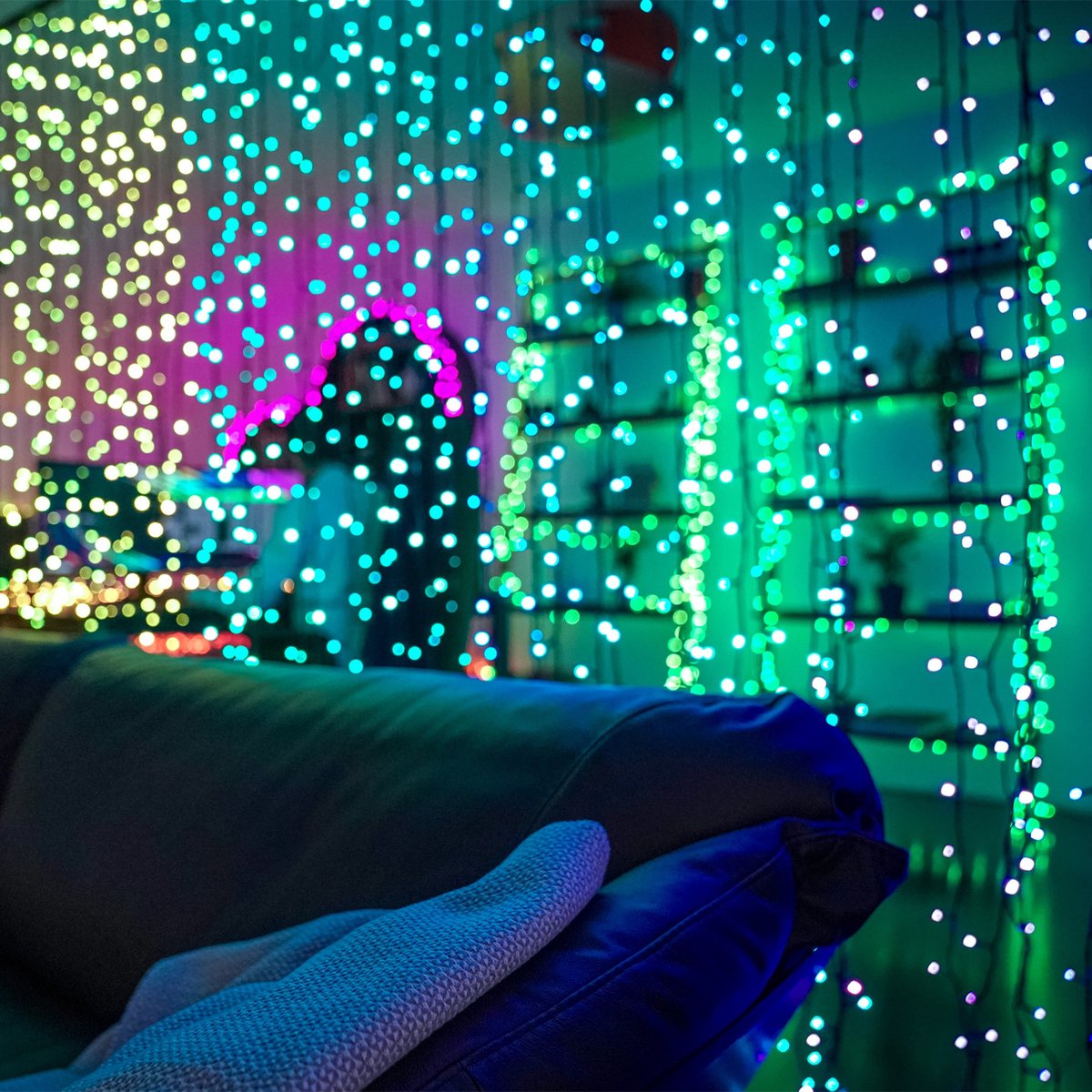 Twinkly Curtain Lichtgordijn – App-gestuurde - Slimme Verlichting - LED Gordijn - 210 RGBW - Binnen & Buiten (IP44) - Decoratie - Transparant – foto 4