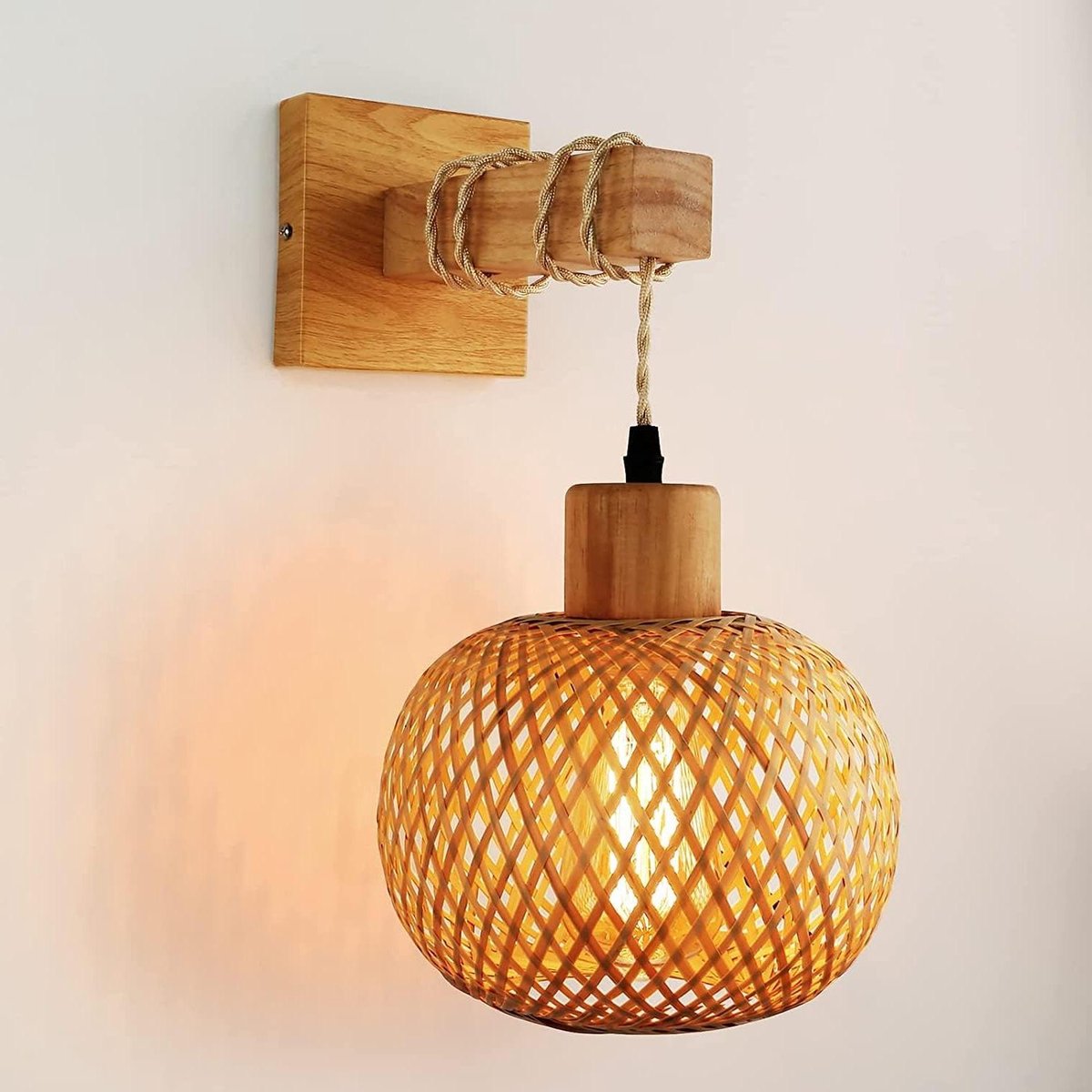 Vintage E27 Retro Houten Wandlamp met Rotan Lampenkap - Gebruikt In Woonkamers en Slaapkamers - Max 60w (Zonder Gloeilamp)