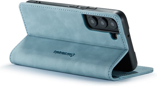 Aqua blauwe telefoonhoes met openklapbaar voorvak en drievoudige camera-uitsparing.