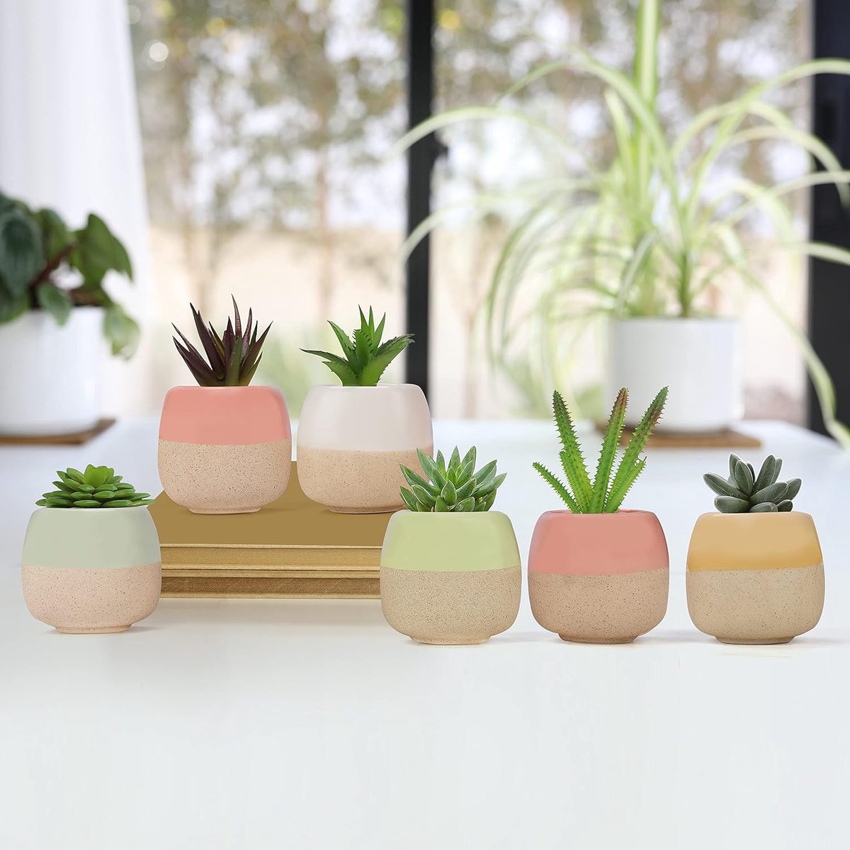 Fisura – Originele bloempot met koeienprint. Keramische bloempot met pootjes voor bloemen, cactus of vetplanten. Decoratief accessoire voor binnen. Afmeting: 13 x 12,5 cm