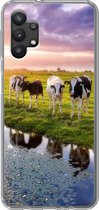 Geschikt voor Samsung Galaxy A32 5G hoesje - Koeien tijdens een zonsondergang - Siliconen Telefoonhoesje