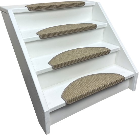 Houten trap met bruine sisal look trapmatten met grijze bies.