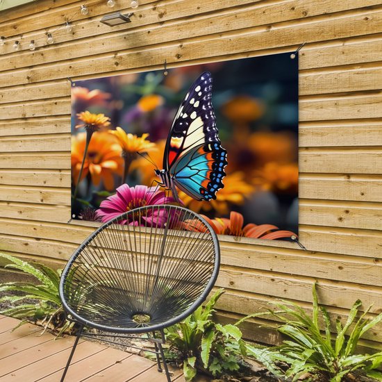 Tuinposter vlinder - Tuindecoratie - Vlinder op bloemen - 120x80 cm - Poster voor in de tuin - Buiten decoratie - Schutting tuinschilderij - Tuindoek muurdecoratie - Wanddecoratie balkondoek