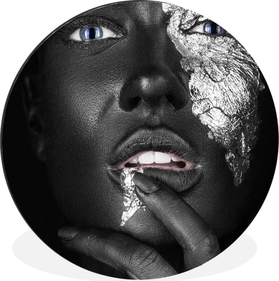 Femme à la lueur argentée avec main Cercle mural aluminium ⌀ 140 cm