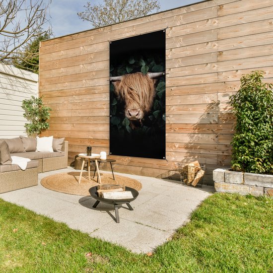 Tuinposter 80x160 cm - Tuindecoratie Schotse hooglander - Dier - Flora - Poster voor in de tuin - Buiten decoratie - Schutting tuinschilderij - Tuindoek muurdecoratie - Wanddecoratie balkondoek