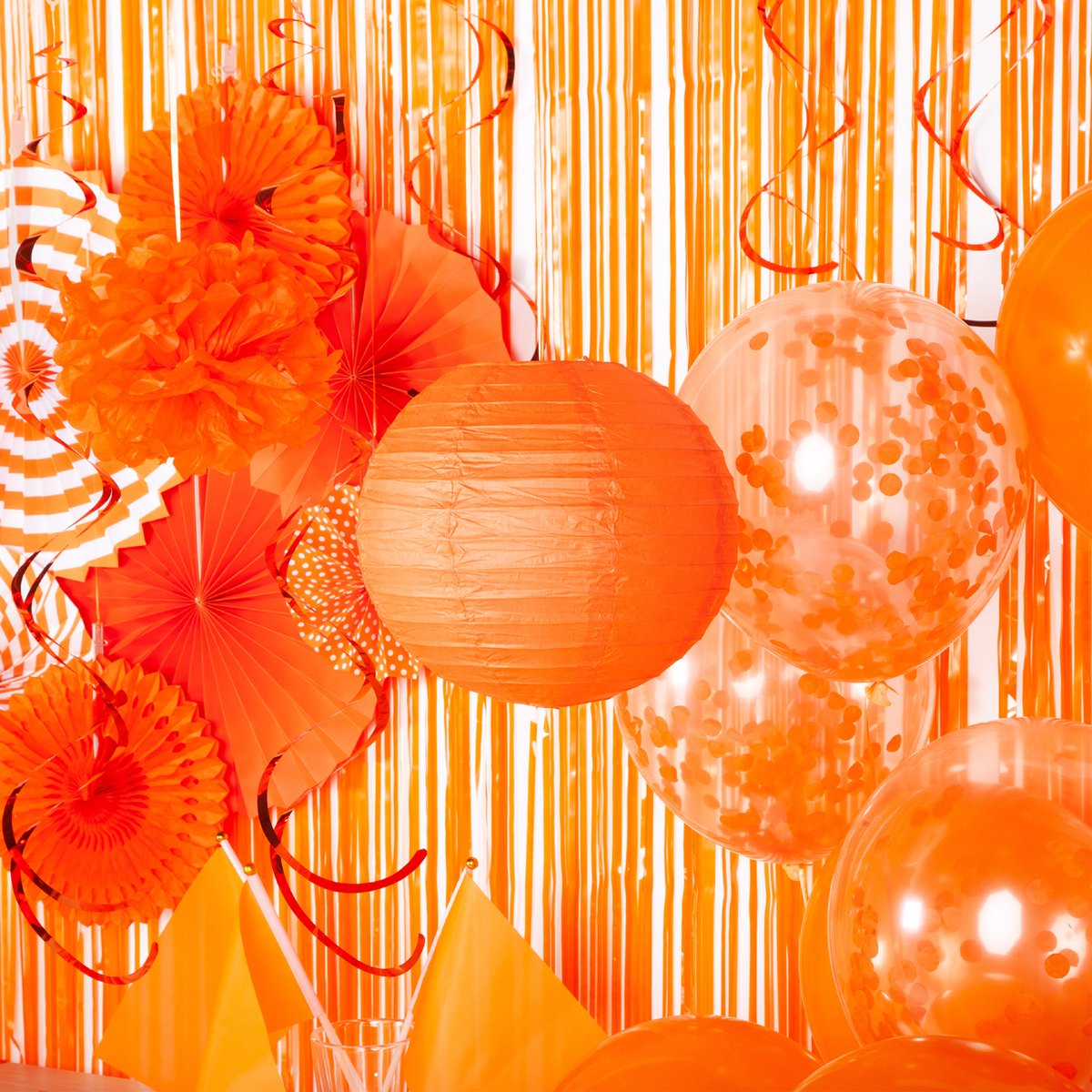 Fissaly 108 Stuks Nederland Oranje Decoratie Set – Feest Verjaardag Versiering met Ballonnen, Vlaggetjes & Slinger – Thema Feest – Ik hou van Holland - WK Voetbal — afbeelding 8