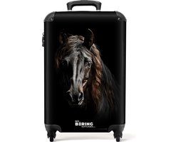 NoBoringSuitcases.com® - Handbagage koffer lichtgewicht - Reiskoffer trolley - Portret Fries paard op zwarte achtergrond - Rolkoffer met wieltjes - Past binnen 55x40x20 en 55x35x25