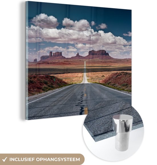 MuchoWow® Glasschilderij 50x50 cm - Schilderij acrylglas - Weg naar Monument Valley in Amerika - Foto op glas - Schilderijen