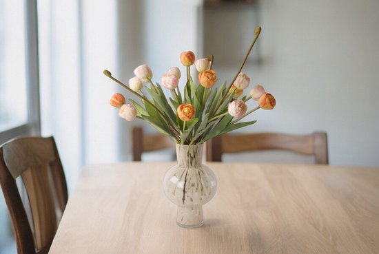 WinQ - Tulipes roses et Oranje avec verdure - Bouquet de tulipes artificielles 42 cm - 14 tulipes - Fleurs Fleurs artificielles - fleurs en soie - Vase en verre exclusif