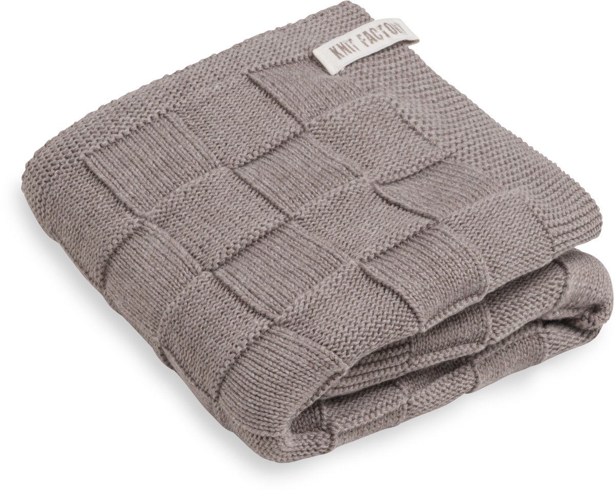 Knit Factory Gebreide Handdoek Ivy - Handdoek badkamer - Taupe - Bruin - 60x110 cm - Katoen
