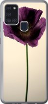 Geschikt voor Samsung Galaxy A21s hoesje - Close-up van een paarse Klaproos - Siliconen Telefoonhoesje