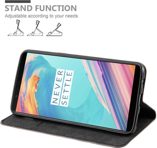 Étui Cadorabo pour OnePlus 5T en COFFEE BROWN - Étui de protection avec fermeture magnétique