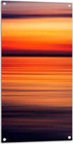 WallClassics - Tuinposter – De Kleur van Zonsondergang - 50x100 cm Foto op Tuinposter  (wanddecoratie voor buiten en binnen)
