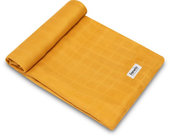 Een mosterdgele hydrofiele doek, opgerold.