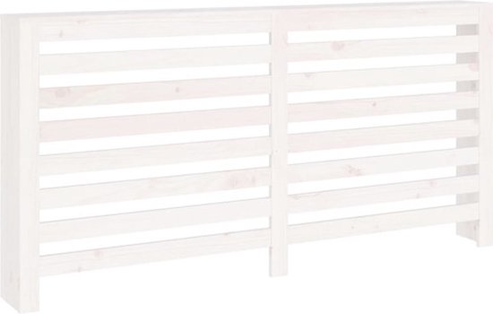 Witte radiatorombouw met horizontale lamellen.