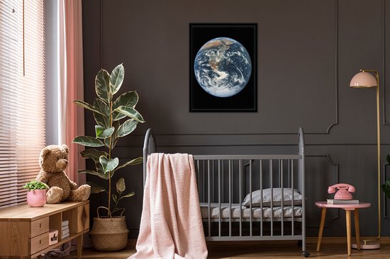 Cadre photo avec affiche - La planète Terre contre un ciel sombre - 40x50 cm - Cadre pour affiche