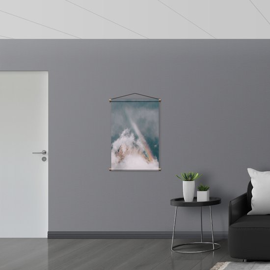 Textielposter - Regenboog met Mist boven Rotsen - 60x90 cm Foto op Textiel