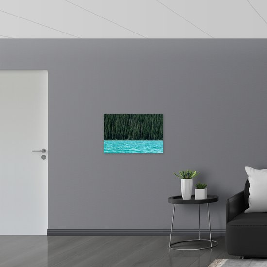 Muursticker - Blauw Meer aan Groene Bosrand - 75x50 cm Foto op Muursticker