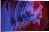 WallClassics - Acrylglas - Blauw Licht tegen Woestijnrotsen - 75x50 cm Foto op Acrylglas (Wanddecoratie op Acrylaat)
