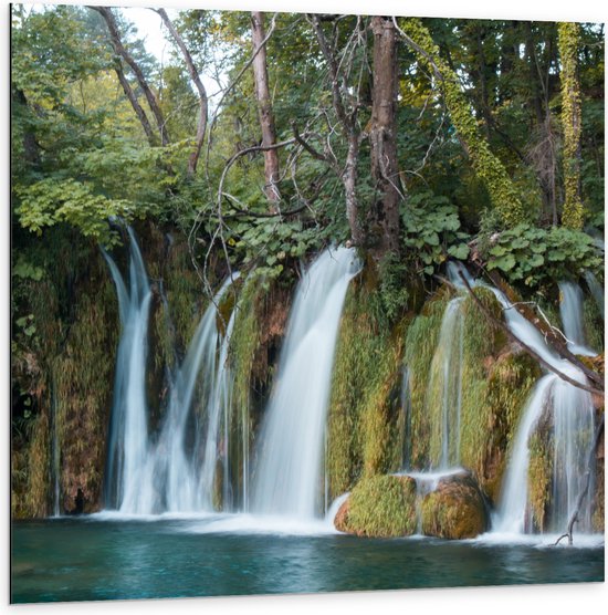 WallClassics - Dibond - Prachtige Watervallen in de Natuur - 100x100 cm Foto op Aluminium (Met Ophangsysteem)