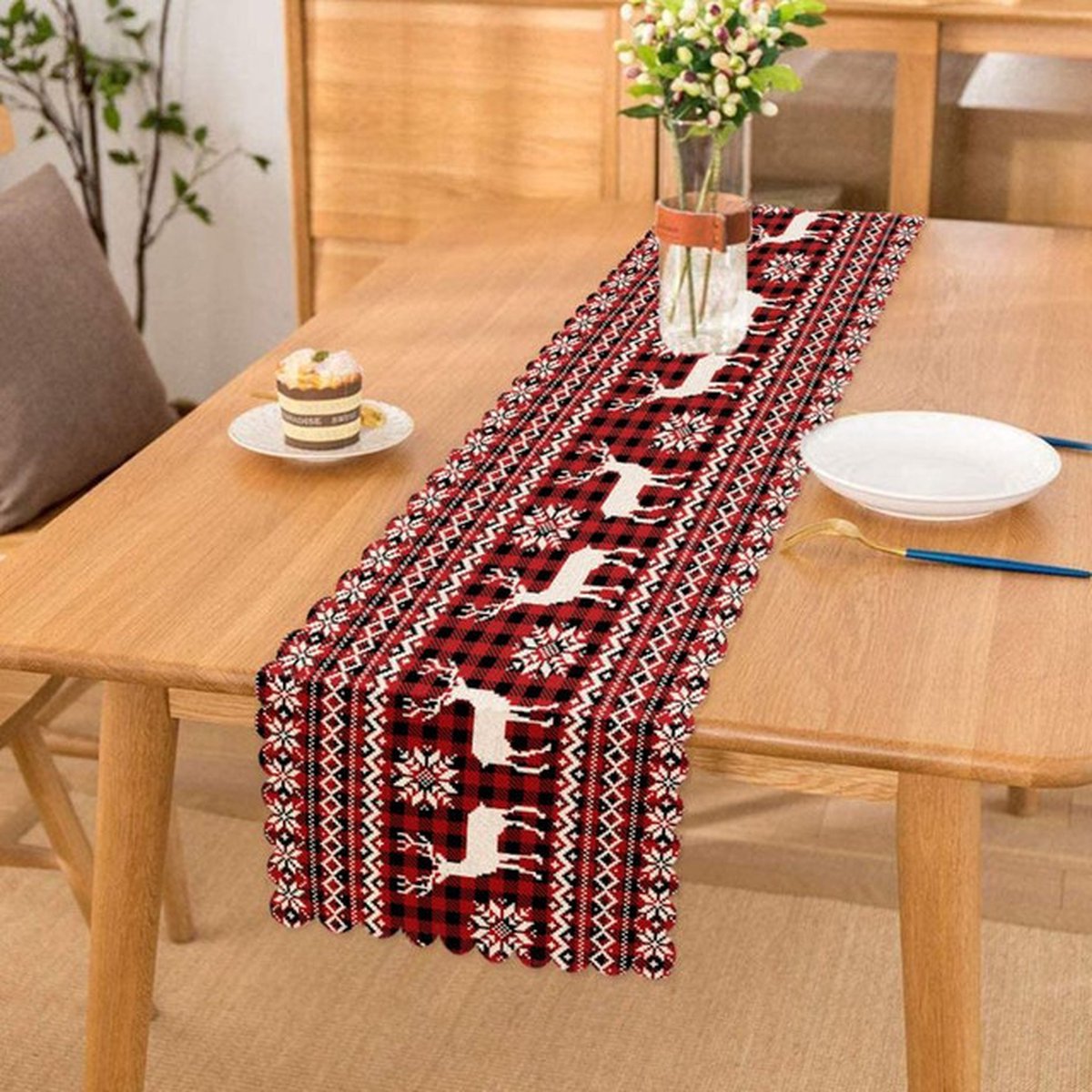 Velvet Textiel Kersttafelloper - 45x135 cm - Kerst rendieren op rode plaid - Kerst decoratie - Tafelkleden - Tafellaken – foto 2