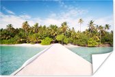 Pier naar tropisch eiland in de Maldiven Poster 180x120 cm - Foto print op Poster (wanddecoratie woonkamer / slaapkamer) / Zeeën en meren Poster / Zee en Strand XXL / Groot formaat!