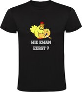 Wie kwam eerst? | Heren T-shirt | kip | ei | grap | grappig | spel | discussie | Zwart