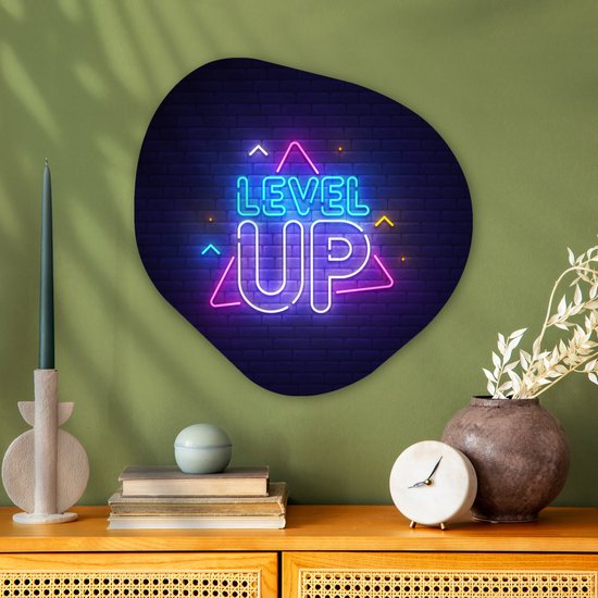 Organische Wanddecoratie - Kunststof Muurdecoratie- Organisch Schilderij - Gaming - Neon - Level Up - Quotes - Gamen- 60x60 cm - Organische spiegel vorm op kunststof
