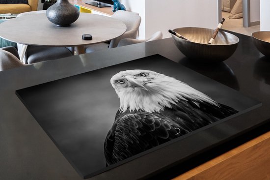 KitchenYeah® Inductie beschermer 81.2x52 cm - Arend - Roofvogel - Zwart - Wit - Dieren - Kookplaataccessoires - Afdekplaat voor kookplaat - Inductiebeschermer - Inductiemat - Inductieplaat mat