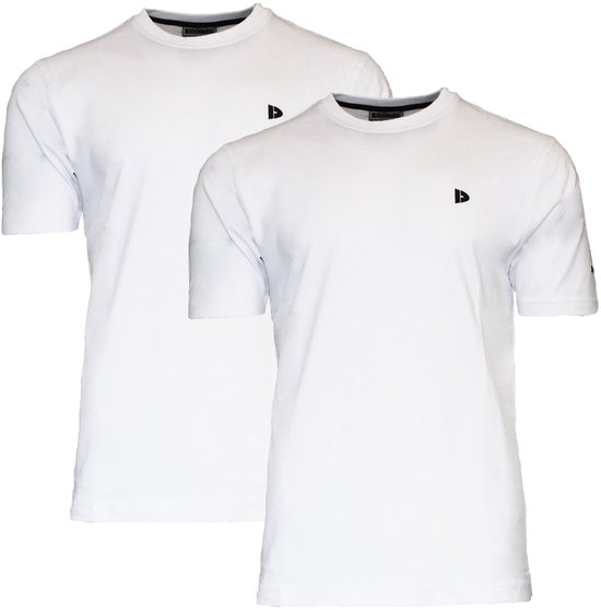 Twee witte Donnay t-shirts met zwart logo op de borst en arm.