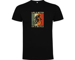 Zwart T-Shirt met “Kleurrijke Life is better on a Bicycle - Sport – Good Vibes “ Print Full Color Maat XL