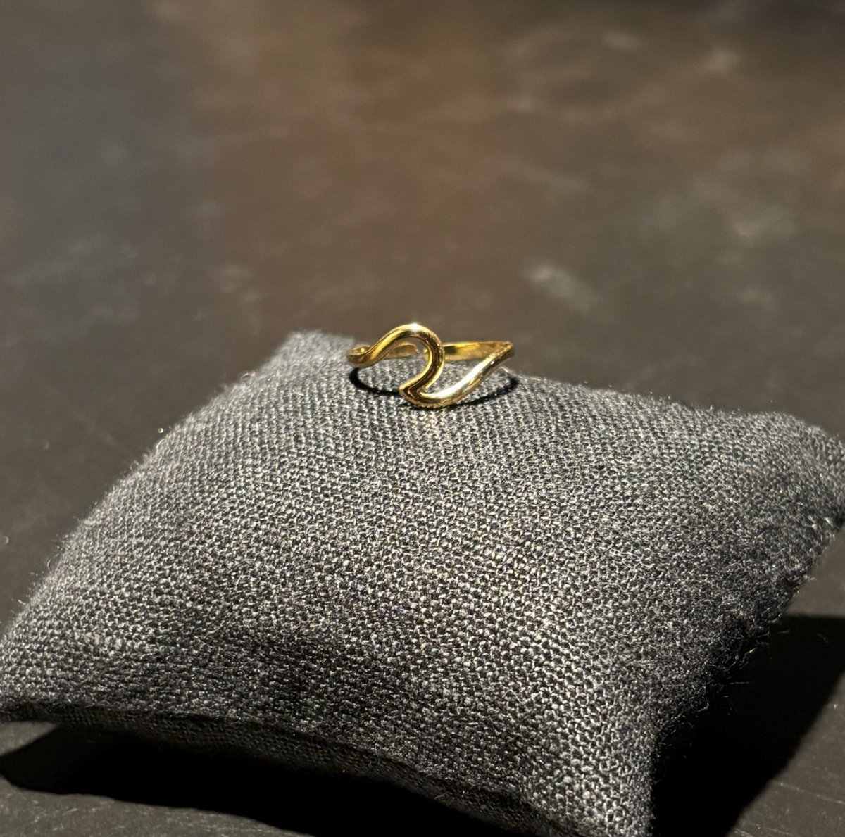 No-Fade Goud Stijl 'Beach Wave' Design Ring – Waterproof & Verstelbaar