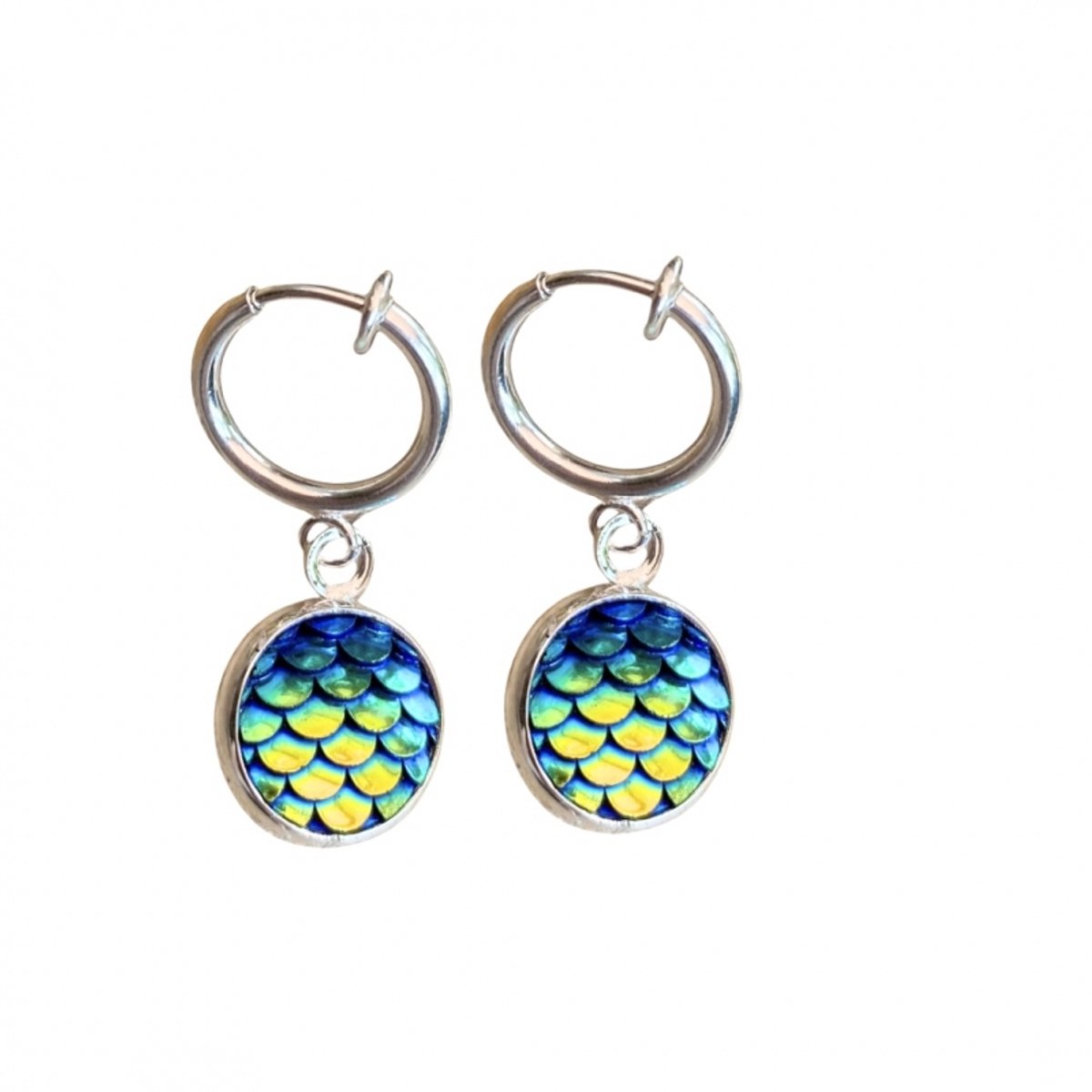 Klem oorbellen- groen -zilverkleur- small -vis- geen gaatje- Charme Bijoux