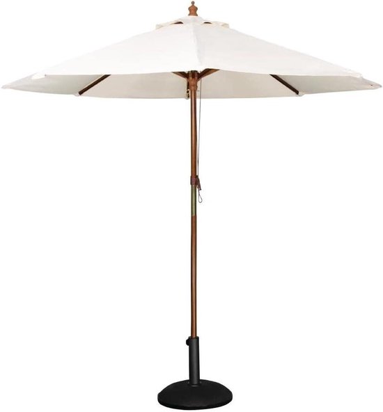 Witte parasol met houten paal en donkere voet, op witte achtergrond.