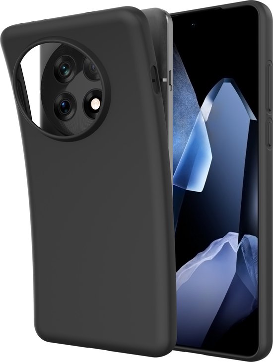 Zwarte flexibele telefoonhoes, gedeeltelijk op een telefoon geschoven.