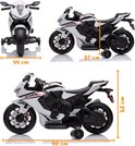 Afmetingen van de witte elektrische Honda CBR 1000RR kinder motorfiets: breedte 44 cm, zithoogte 37 cm, lengte 90 cm, hoogte 52 cm.
