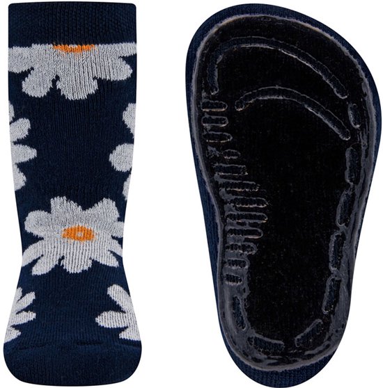 Donkerblauwe antislipsokken met witte margrieten en oranje hartjes. Elastische boord en siliconenzool.