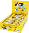 Displaydoos met 12 M&M's Hi Protein Peanut repen in gele verpakking.