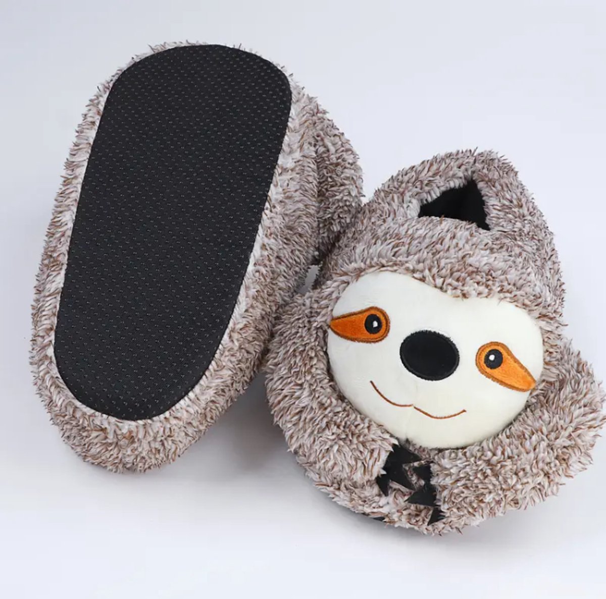 Grappige pantoffels | Grijs | Luiaard sloffen | One size fits all maat 32 t/m 38 voor Kinderen, Dames en Heren | Pantoffel dierensloffen | Pluche dierenpantoffels | zachte binnenschoenen | Sloffen en Pantoffels maat 32, 33, 34, 35, 36, 37, 38