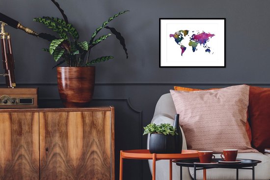 Wereldkaart en aquarelle avec des couleurs sombres sur fond blanc 30x20 cm