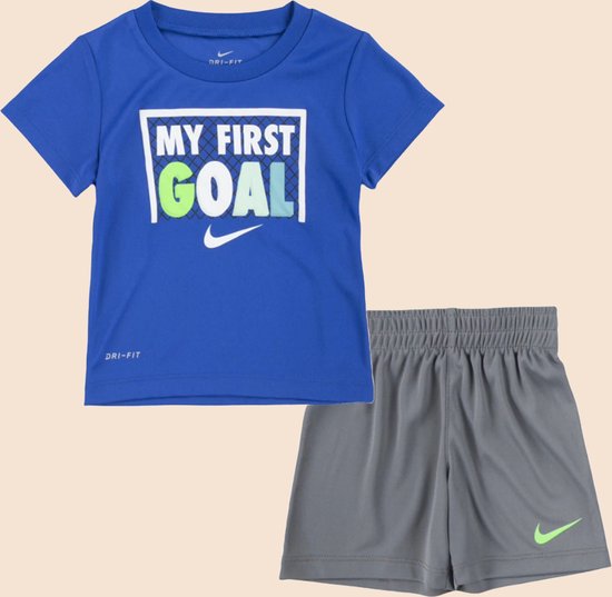 Baby nike pakje 2- delig t-shirt en broekje voetbal/ mijn eerste goal